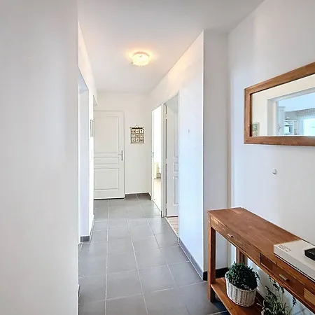 Apartment Rez-de-jardin, Front De Mer, 4 Pers, Calme, Wifi Gratuit - Fr-1-465-46 Merville-Franceville-Plage
